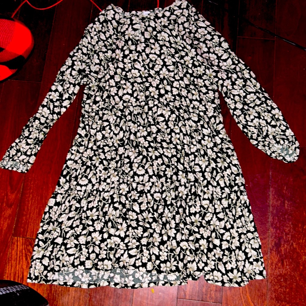 Old navy/ size: L/ black floral dress